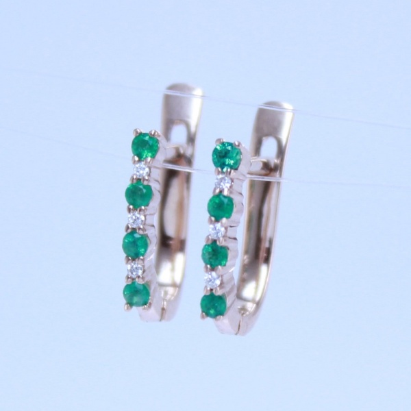 Серьги из красного золота с изумрудами и бриллиантами